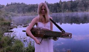 MYRKUR feat. CHELSEA WOLFE:”Funeral” (νέο video clip)